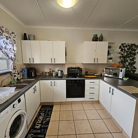 Spacious Family 2-Bedroom Apartment 